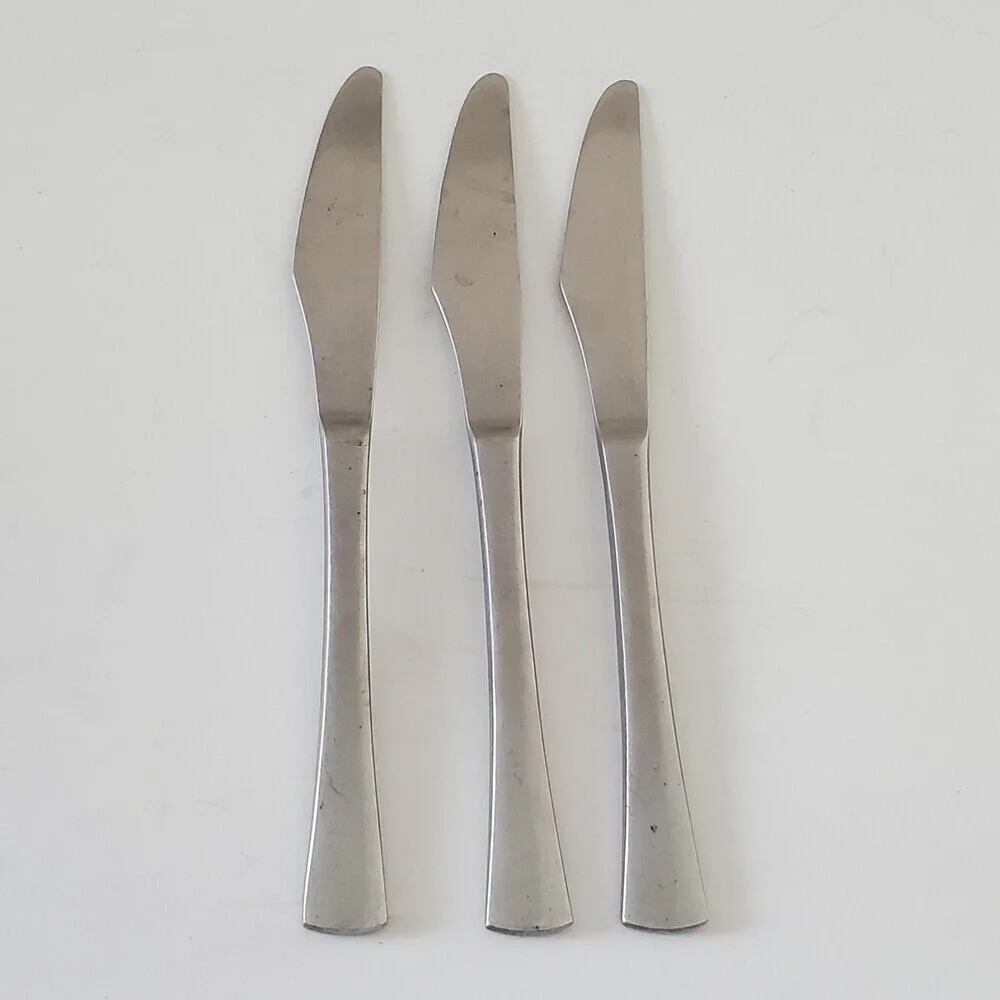 3 Vintage Stainless Steel Dinner Steak Knives One-Piece Japan Serrated Edge